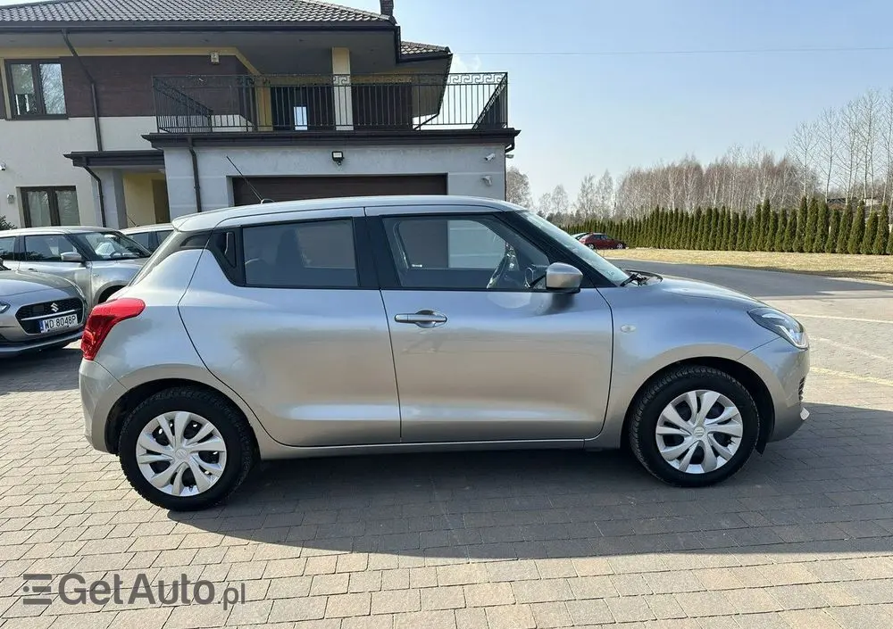SUZUKI Swift 