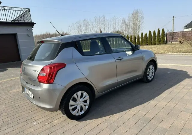 SUZUKI Swift 