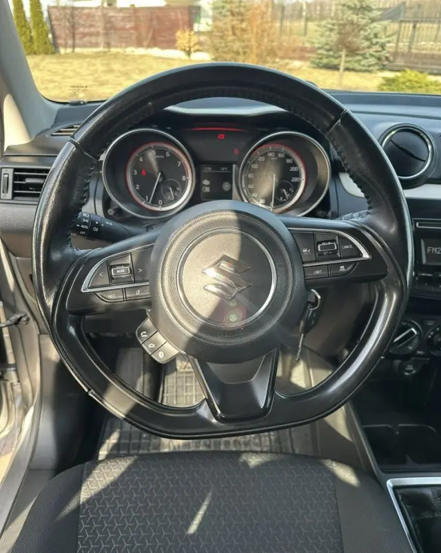 SUZUKI Swift 