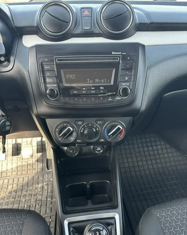 SUZUKI Swift 