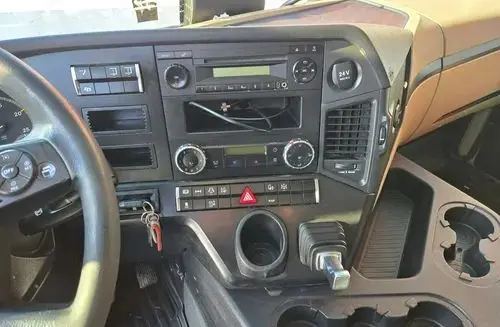 MERCEDES-BENZ Actros 