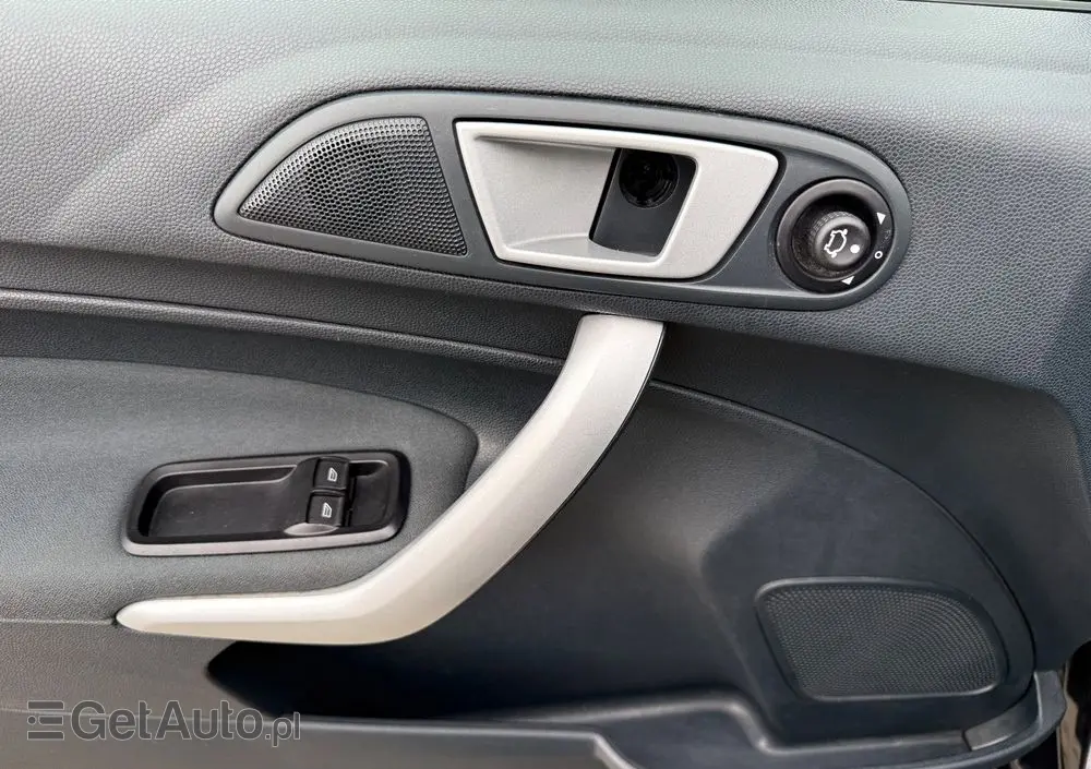 FORD Fiesta 1.25 Champions Edition