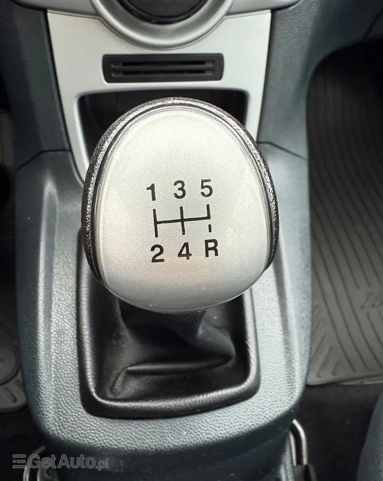 FORD Fiesta 1.25 Champions Edition