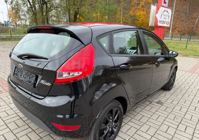 FORD Fiesta 1.25 Champions Edition