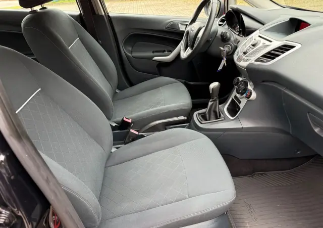 FORD Fiesta 1.25 Champions Edition