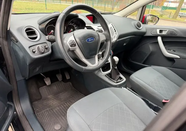 FORD Fiesta 1.25 Champions Edition