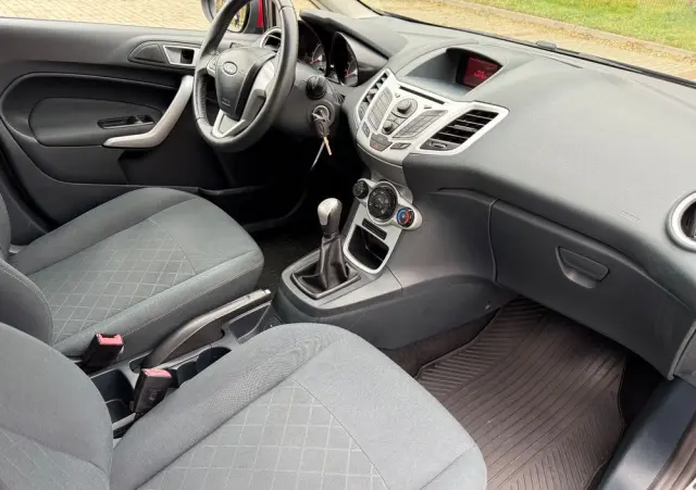 FORD Fiesta 1.25 Champions Edition