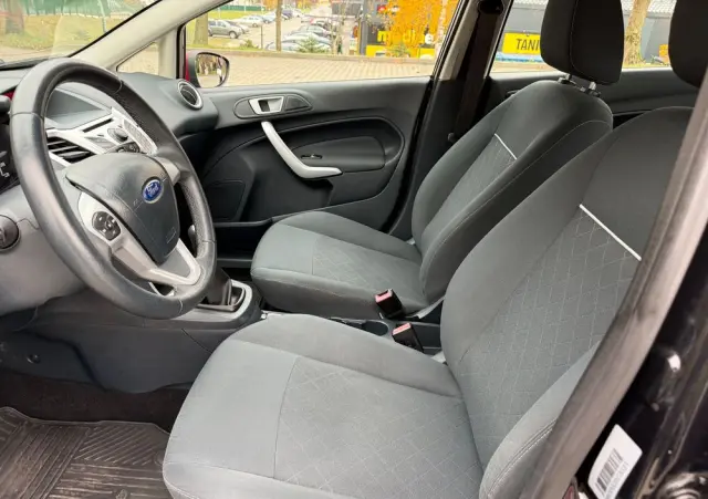 FORD Fiesta 1.25 Champions Edition