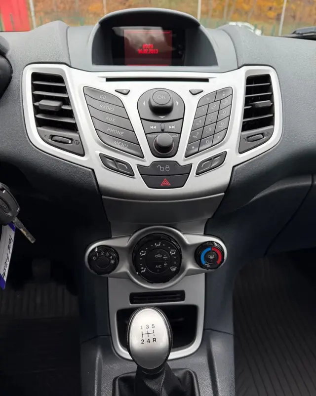 FORD Fiesta 1.25 Champions Edition