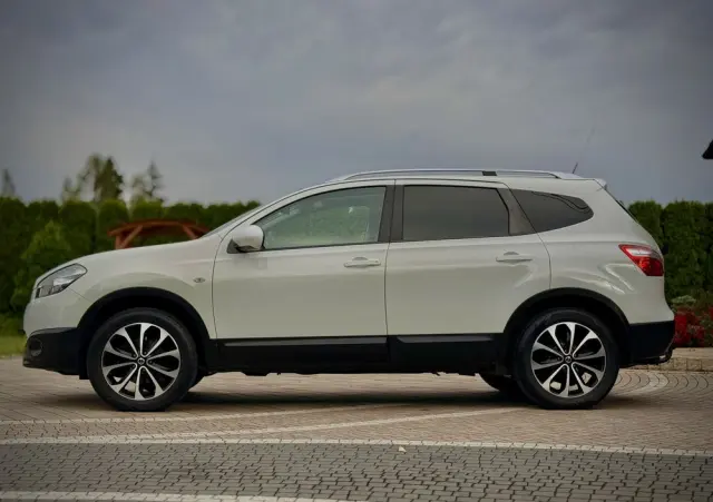 NISSAN Qashqai+2 2.0 Visia