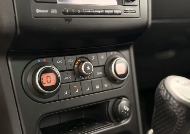 NISSAN Qashqai+2 2.0 Visia