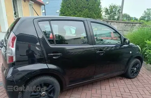 DAIHATSU Sirion 