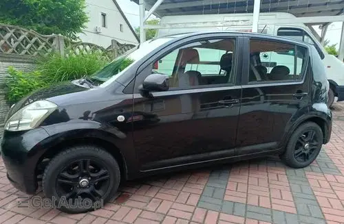 DAIHATSU Sirion 