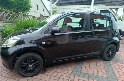 DAIHATSU Sirion 