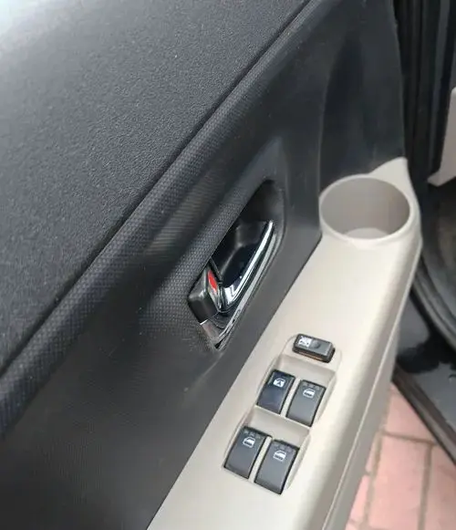 DAIHATSU Sirion 