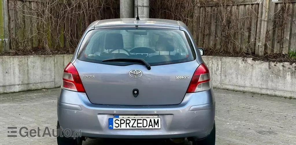 TOYOTA Yaris 