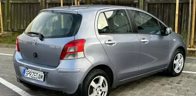 TOYOTA Yaris 