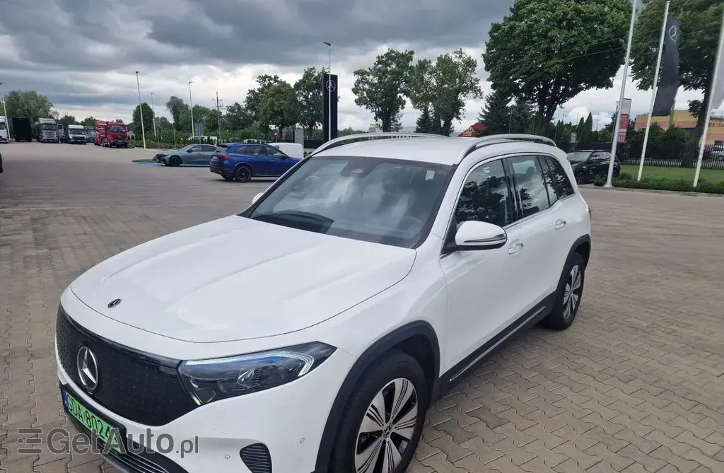 MERCEDES-BENZ EQB 