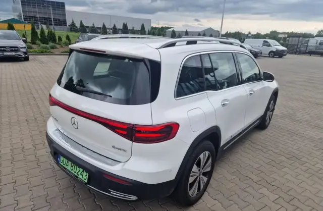 MERCEDES-BENZ EQB 