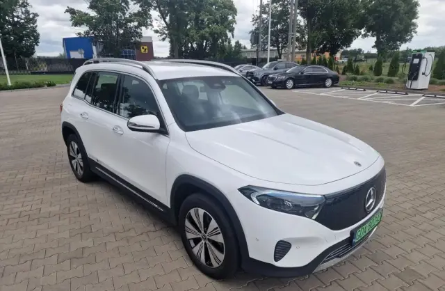 MERCEDES-BENZ EQB 
