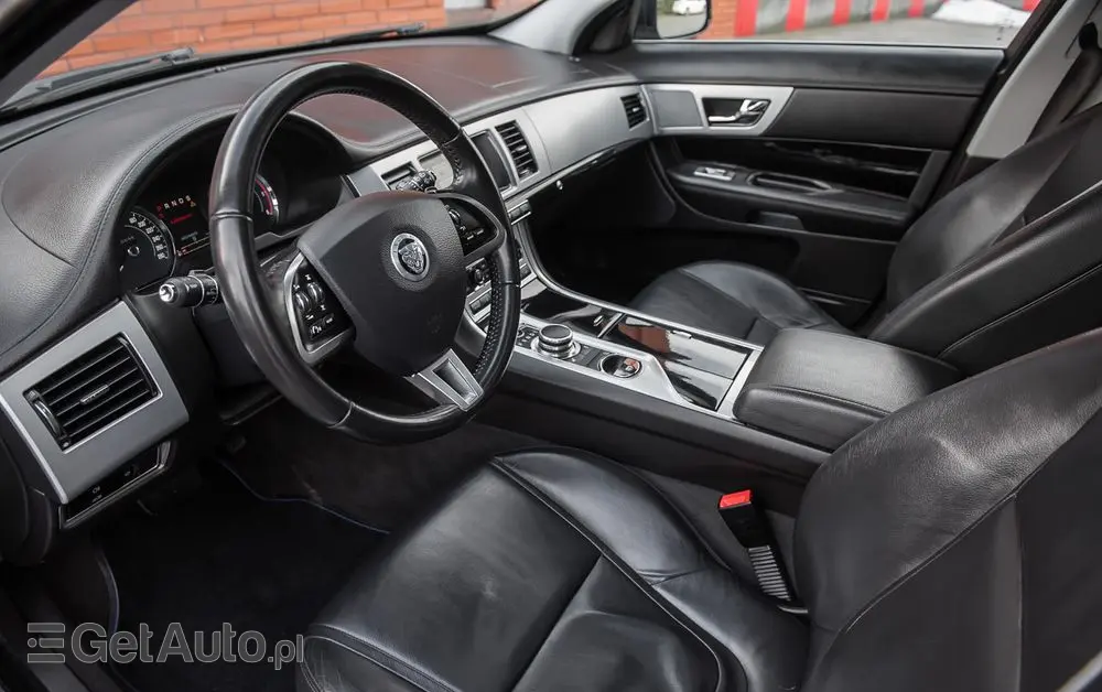 JAGUAR XF 2.2 D Luxury