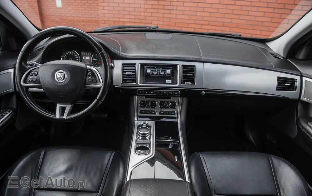 JAGUAR XF 2.2 D Luxury