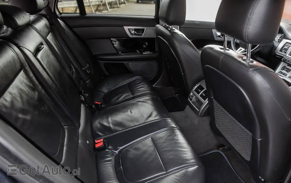 JAGUAR XF 2.2 D Luxury