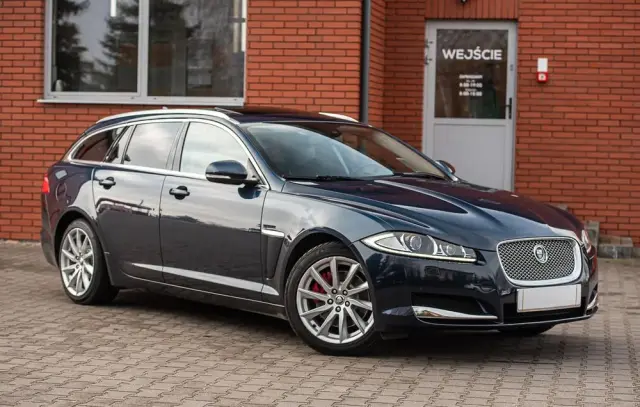 JAGUAR XF 2.2 D Luxury