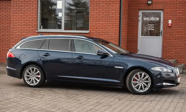 JAGUAR XF 2.2 D Luxury