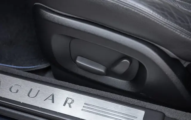 JAGUAR XF 2.2 D Luxury