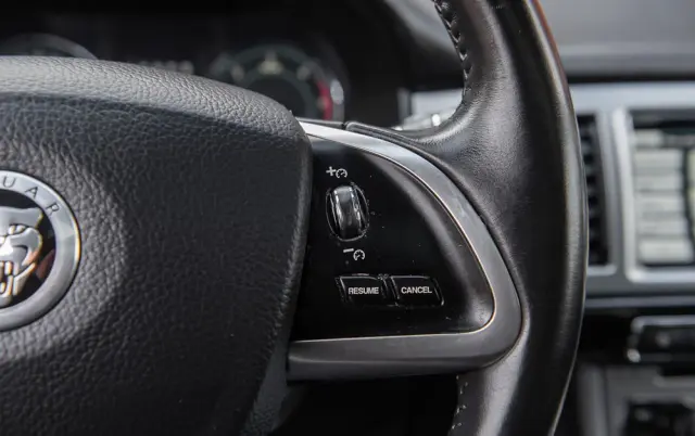 JAGUAR XF 2.2 D Luxury