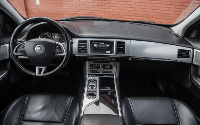 JAGUAR XF 2.2 D Luxury