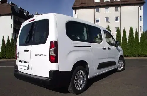 TOYOTA PROACE CITY VERSO 