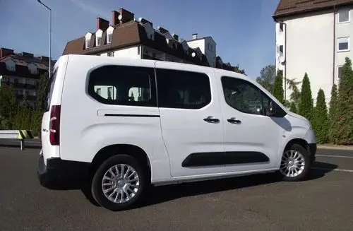TOYOTA PROACE CITY VERSO 