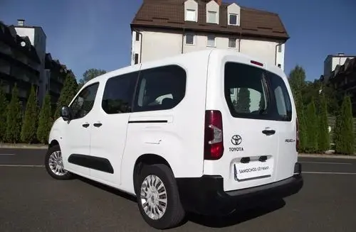 TOYOTA PROACE CITY VERSO 