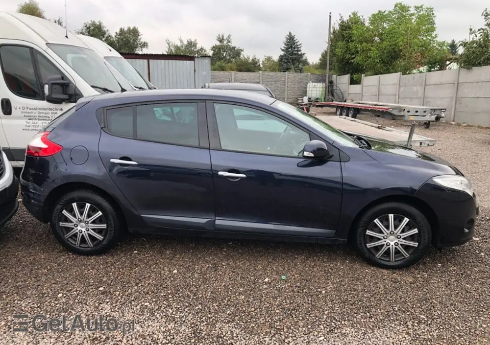 RENAULT Megane 1.6 16V 110 Dynamique