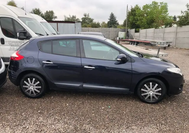 RENAULT Megane 1.6 16V 110 Dynamique