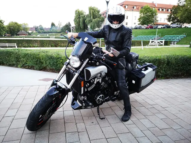 YAMAHA V-MAX 
