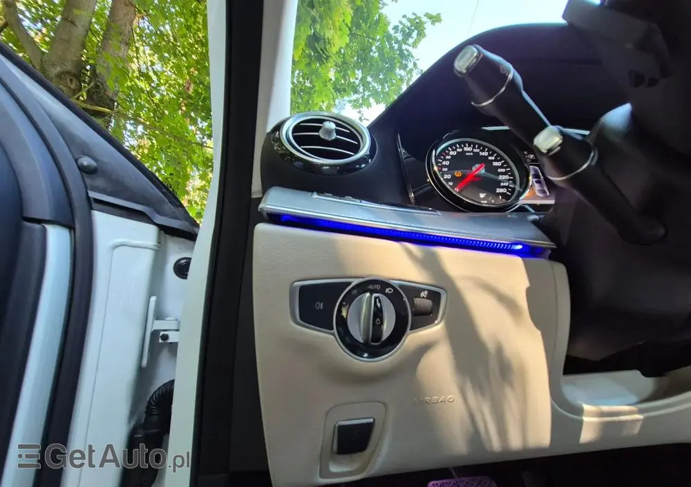 MERCEDES-BENZ Klasa E 220 d Business Edition 9G-TRONIC