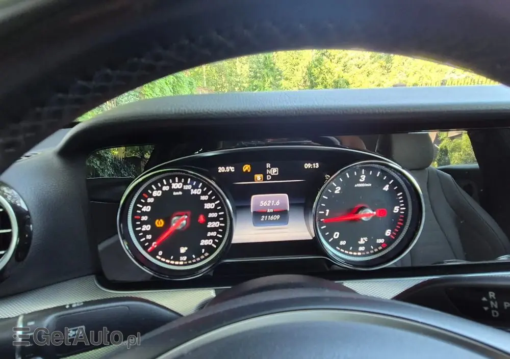 MERCEDES-BENZ Klasa E 220 d Business Edition 9G-TRONIC