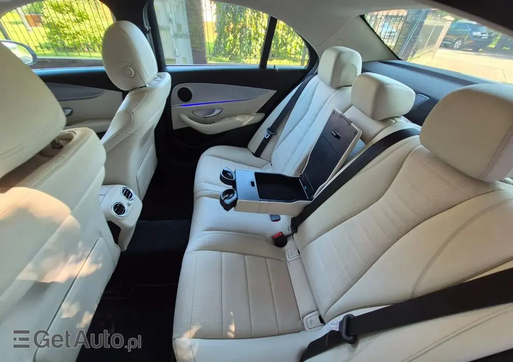 MERCEDES-BENZ Klasa E 220 d Business Edition 9G-TRONIC