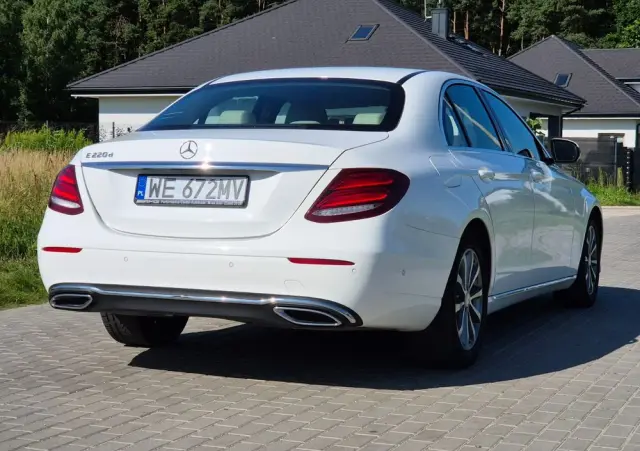 MERCEDES-BENZ Klasa E 220 d Business Edition 9G-TRONIC