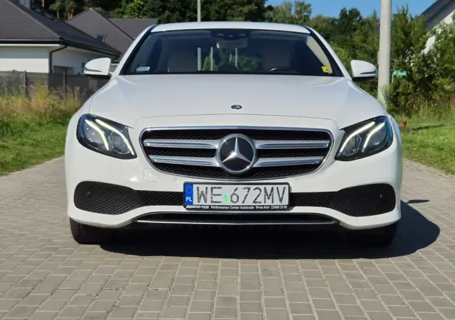 MERCEDES-BENZ Klasa E 220 d Business Edition 9G-TRONIC