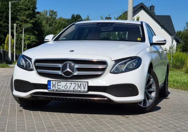 MERCEDES-BENZ Klasa E 220 d Business Edition 9G-TRONIC