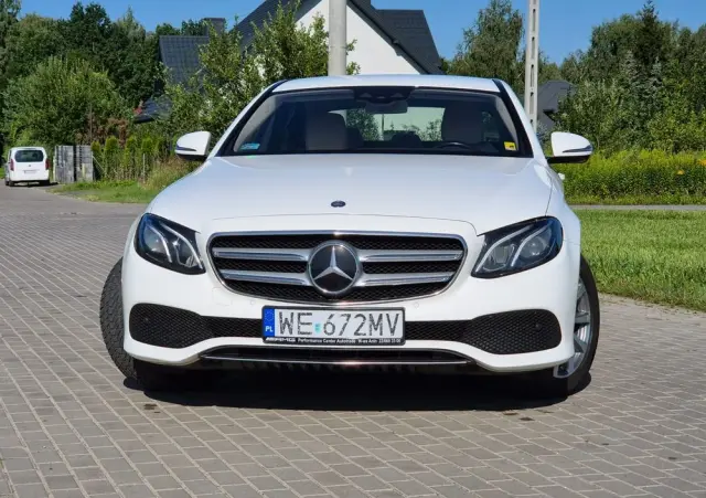 MERCEDES-BENZ Klasa E 220 d Business Edition 9G-TRONIC
