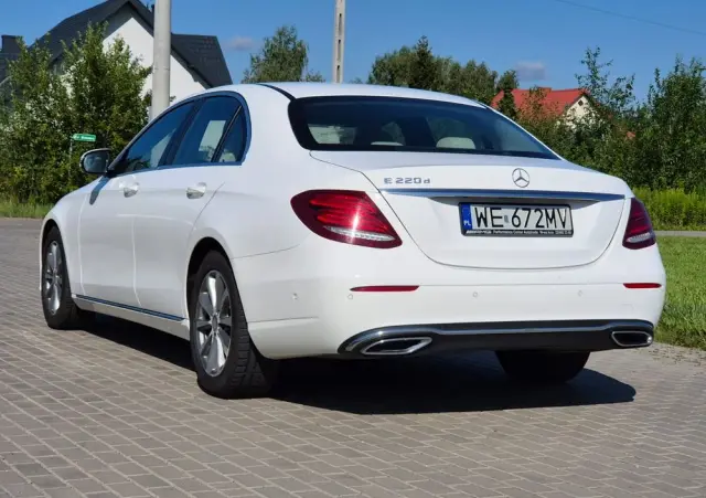 MERCEDES-BENZ Klasa E 220 d Business Edition 9G-TRONIC