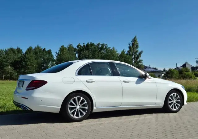 MERCEDES-BENZ Klasa E 220 d Business Edition 9G-TRONIC