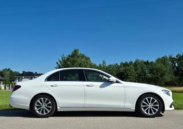 MERCEDES-BENZ Klasa E 220 d Business Edition 9G-TRONIC