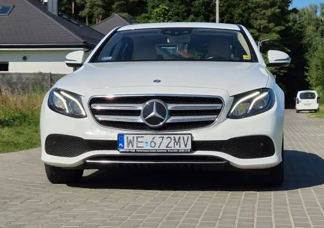 MERCEDES-BENZ Klasa E 220 d Business Edition 9G-TRONIC