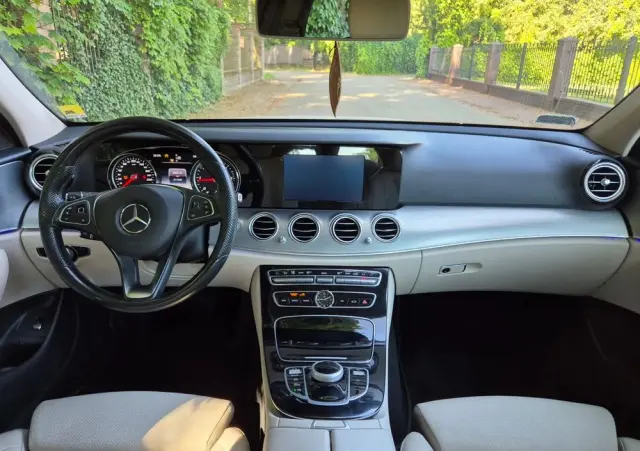 MERCEDES-BENZ Klasa E 220 d Business Edition 9G-TRONIC